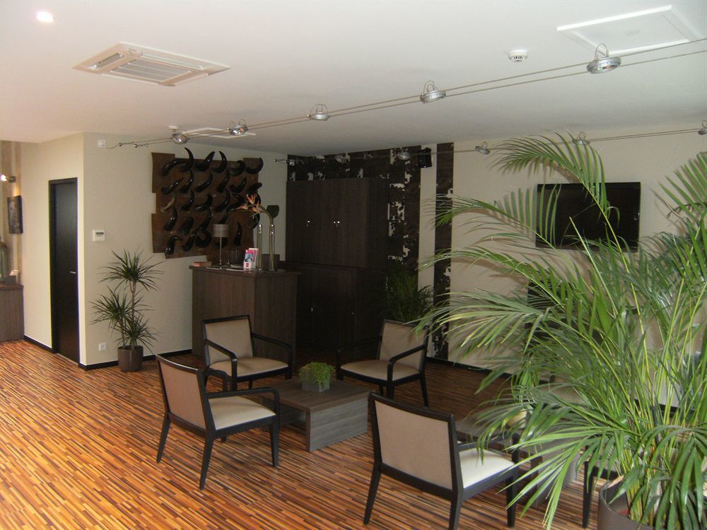 Bhb Hotel Bagnols-sur-Cèze Exteriér fotografie