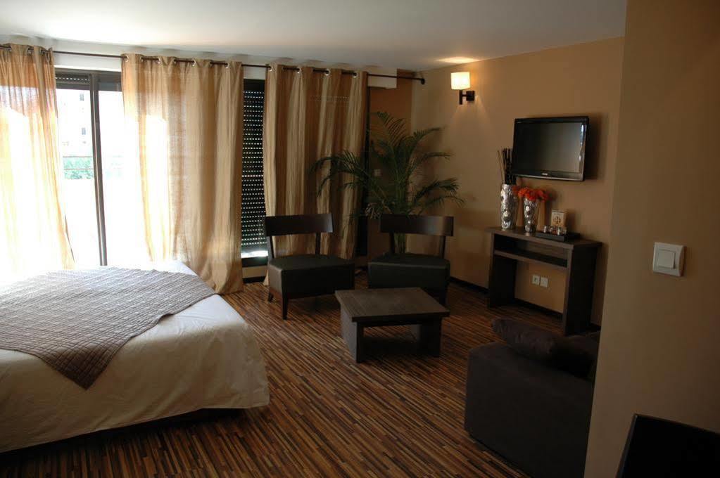Bhb Hotel Bagnols-sur-Cèze Exteriér fotografie